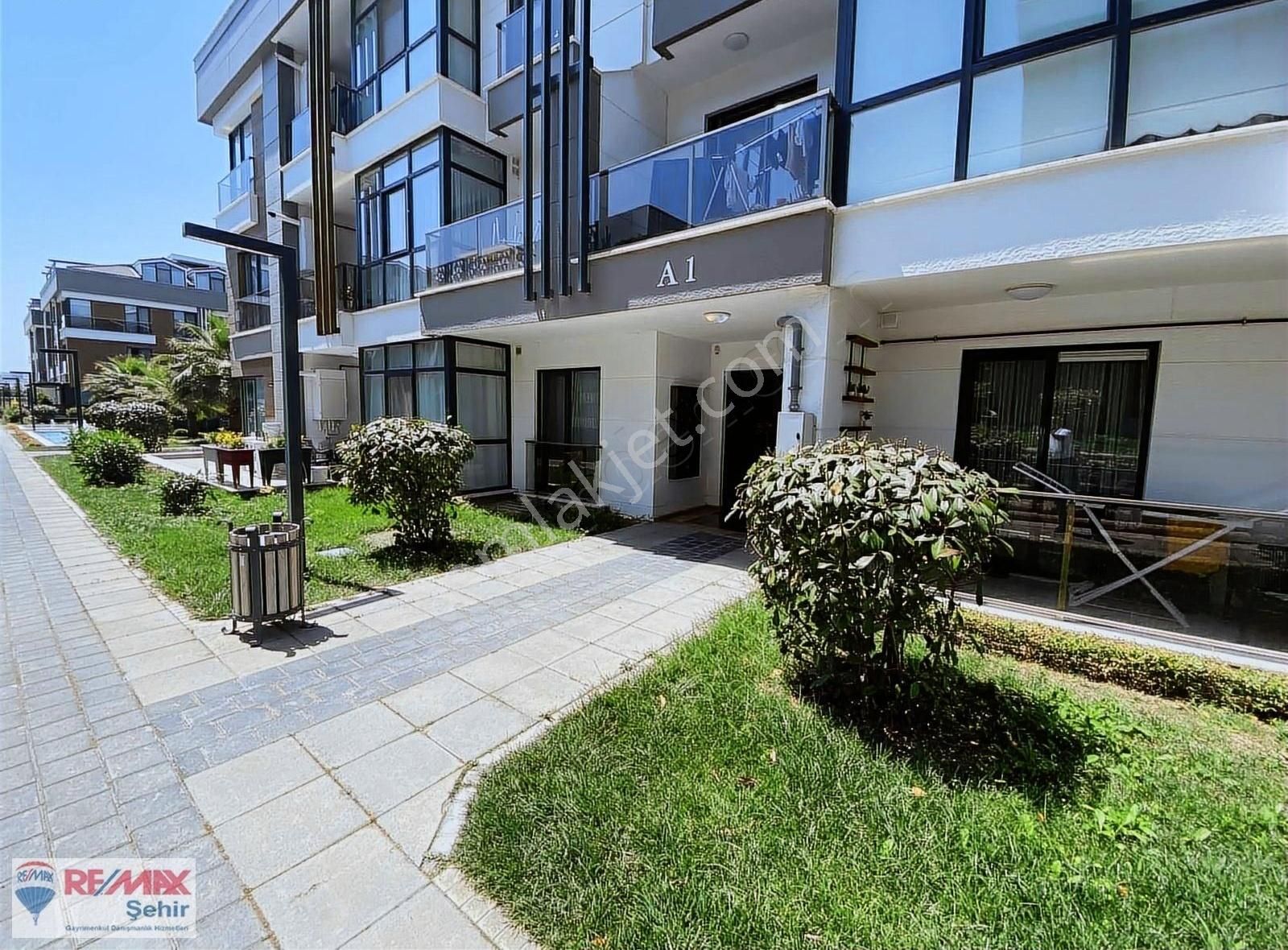 Remax Şehirden Yalova Akyol Premium Loft'ta Satılık Dubleks