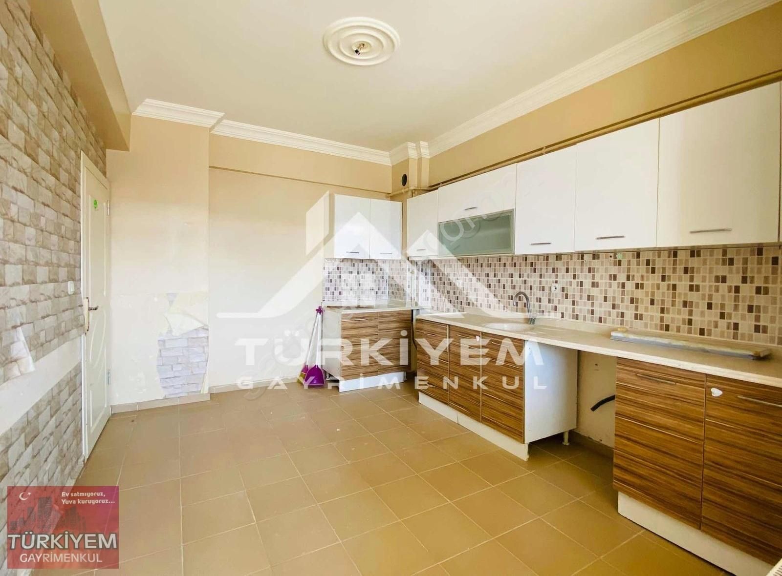 Erkilet Bulvarı Üzerinde 3+1 175 M2 Ebv. Banyolu Geniş Daire !