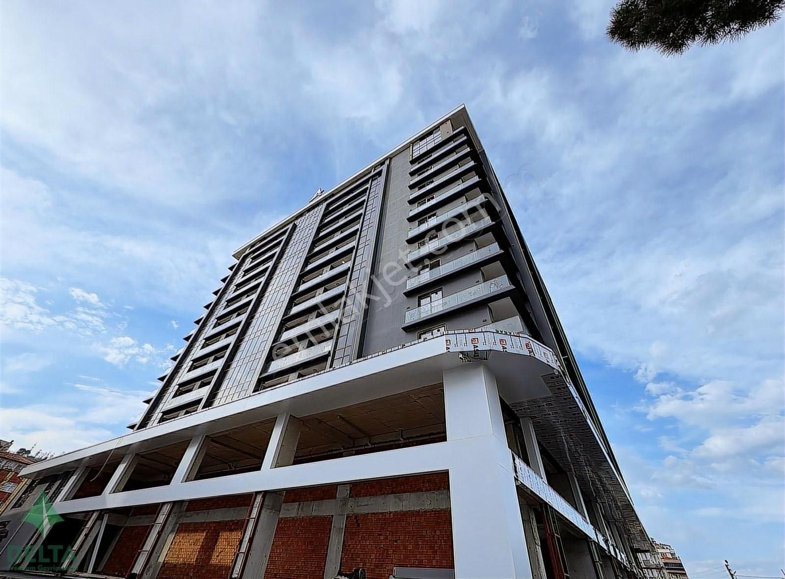 A Plaza İş Merkezi'nde Satılık 1+1 Manzaralı Ofis