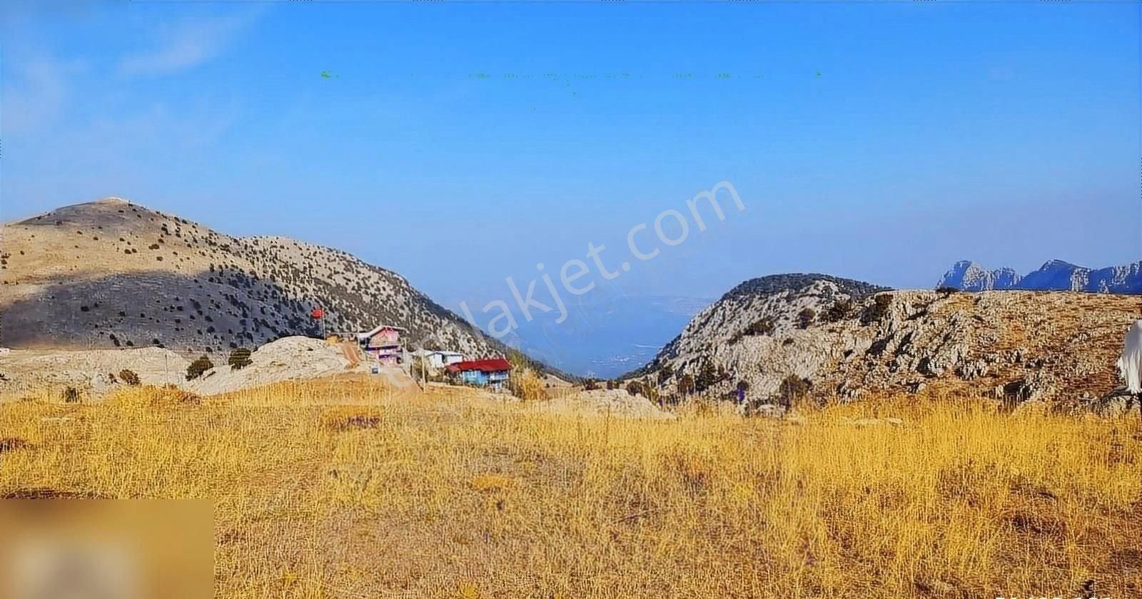Feslikan Yaylasında Manzaralı Arsalar