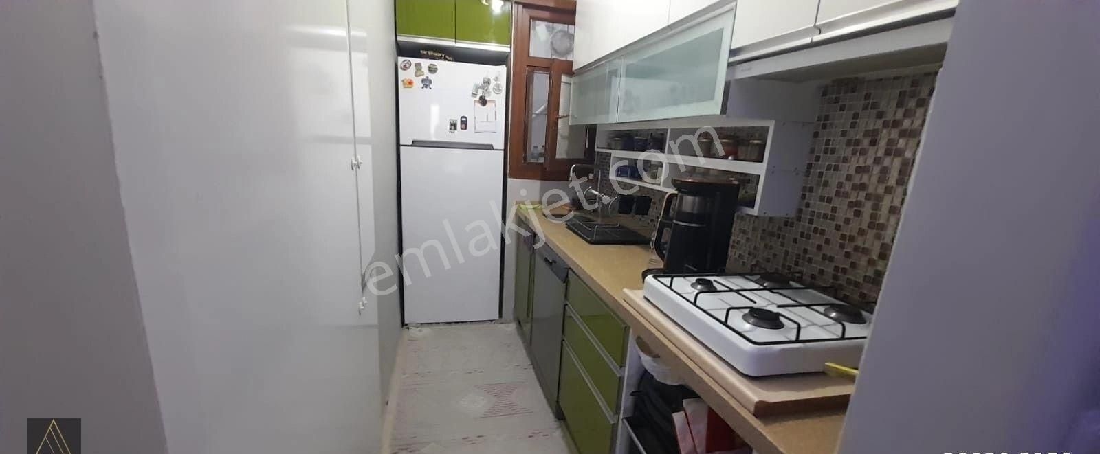Arya'dan Validei Atik Camine Yakın 2+1 Kombili Yüksek Giriş Konum Ön Cephe - Masrafsız -