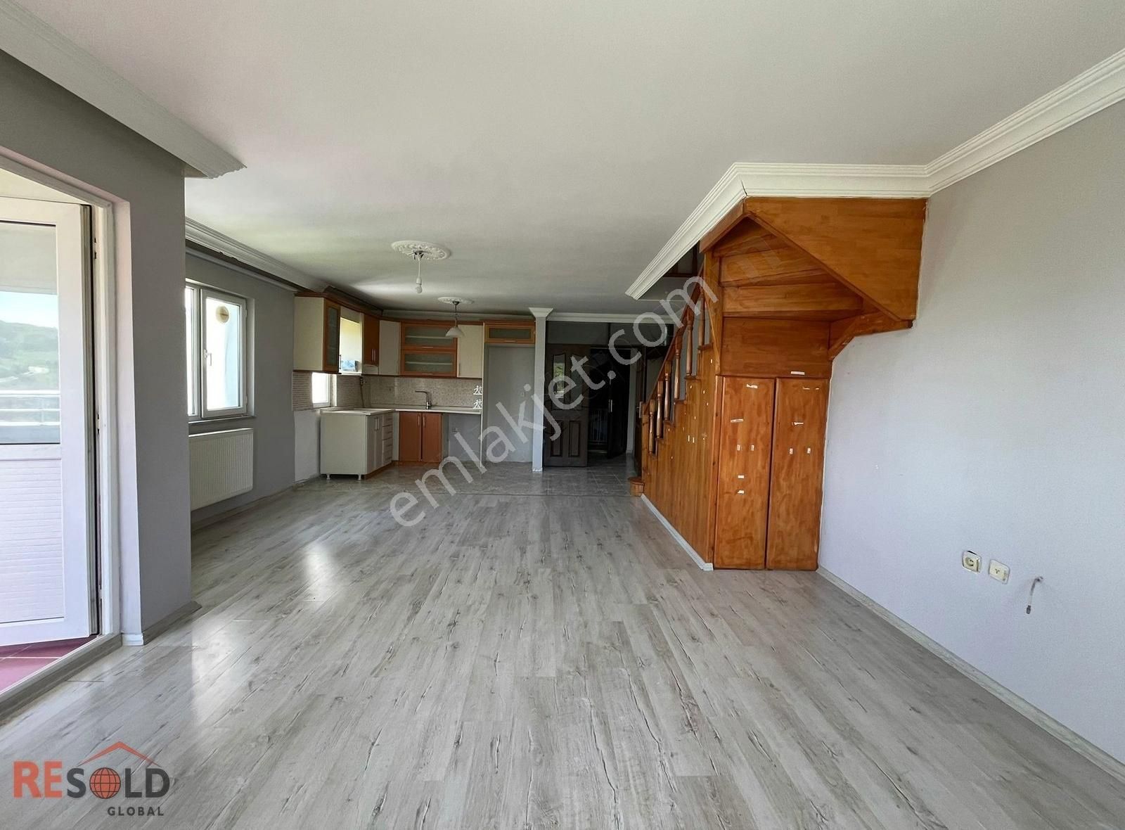 Resold Gayrimenkul'den Gölevi Mah. Site İçi Kiralık 3+1 Dubleks
