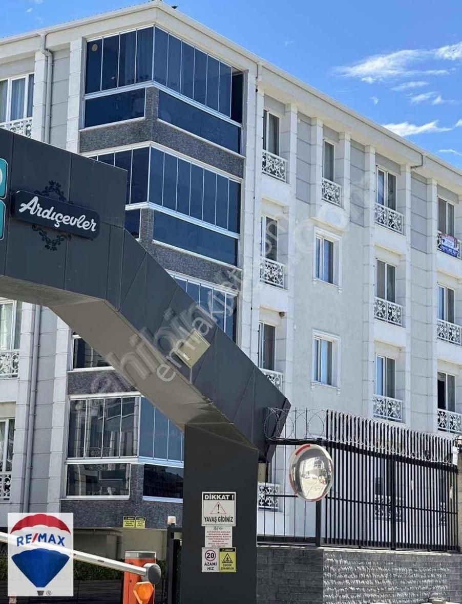Lüleburgaz Koza Ardıçevleri'nde Eşyalı Kiralık 3+1 Daire