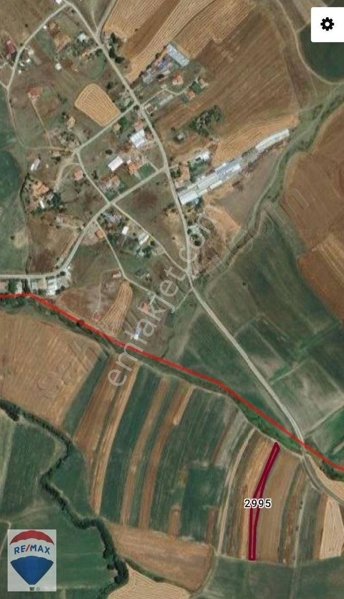 Muratlı Arzulu Köyü Kadastrol Yolu Olan Tarla