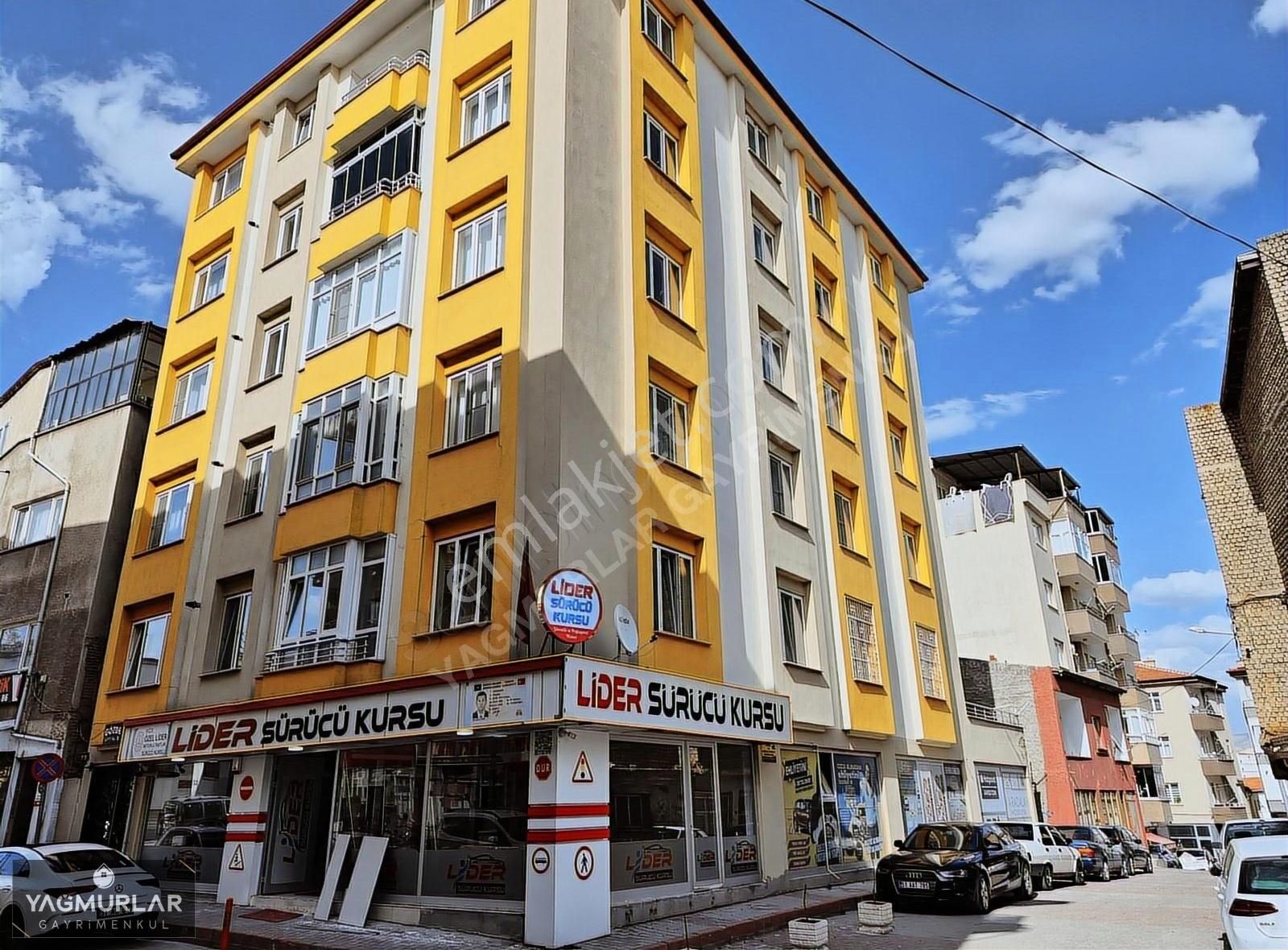 Yağmurlardan Çarşı İçinde 3+1 Satılık Daire