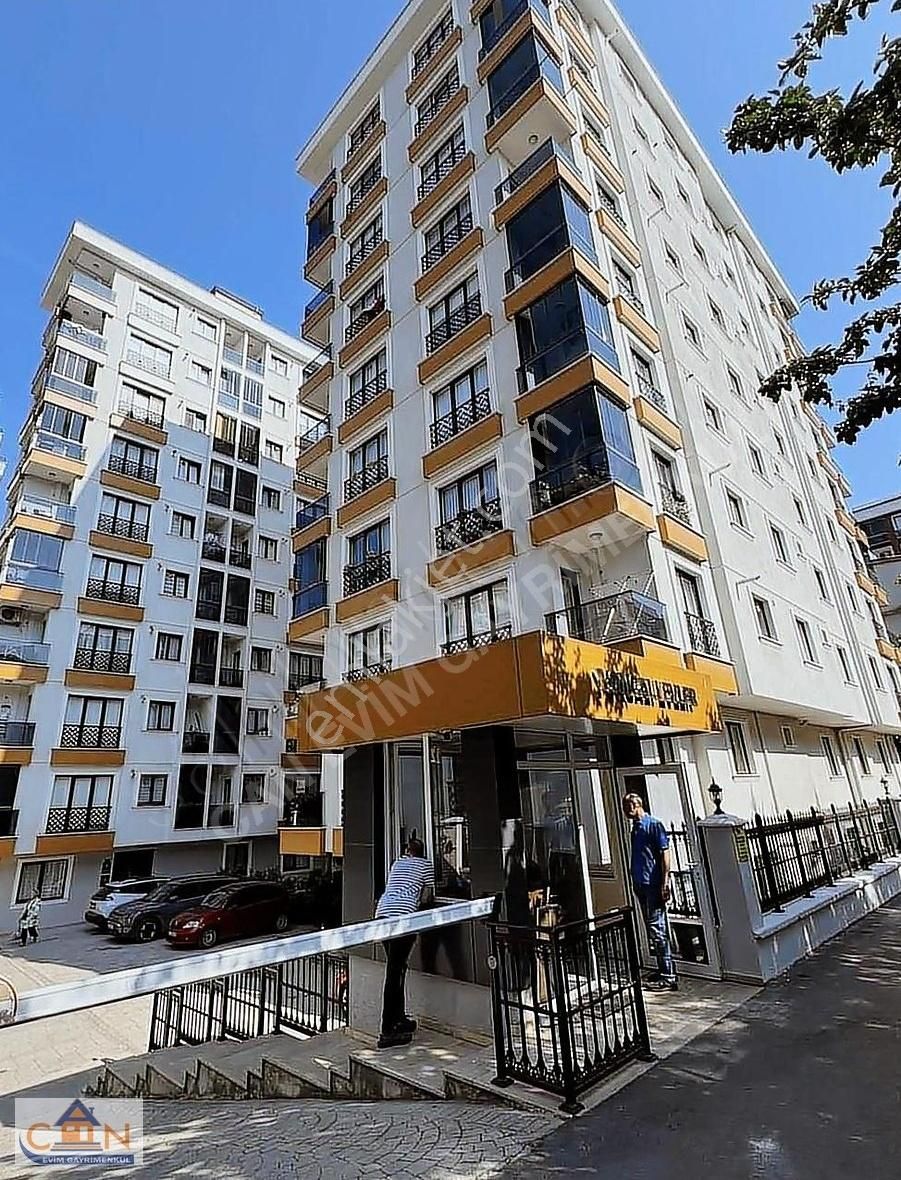 Çekmeköy Taşdelen Merkezde Site İçi Güvenlikli 2+1 Satılık Daire