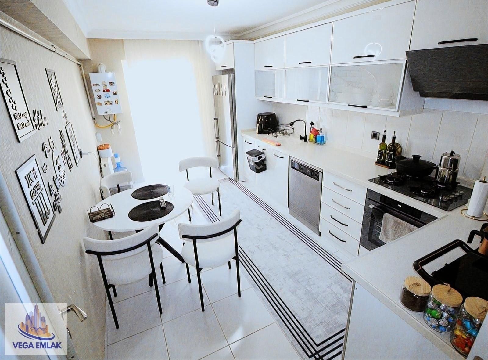 Vega Emlak'tan Protokole Yakın Merkezi Konumda Full Daire - Görsel 28