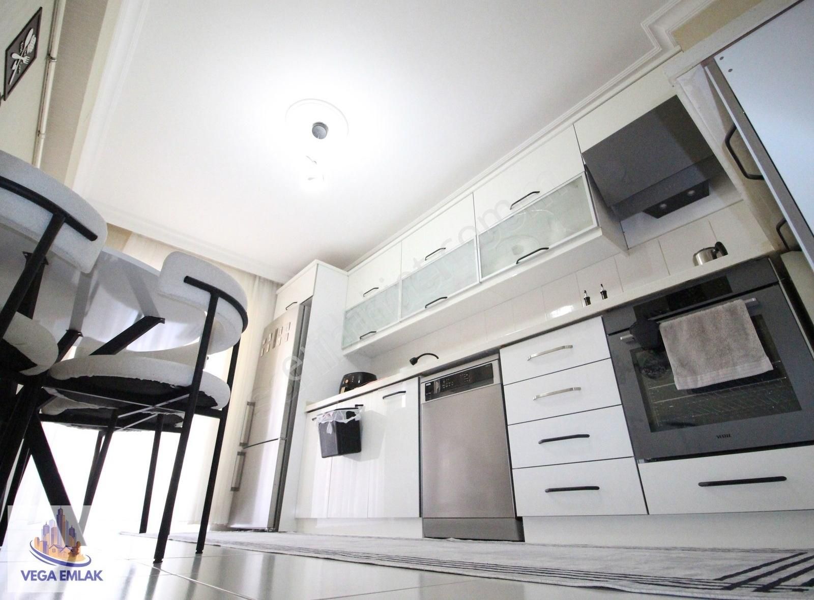 Vega Emlak'tan Protokole Yakın Merkezi Konumda Full Daire - Görsel 31