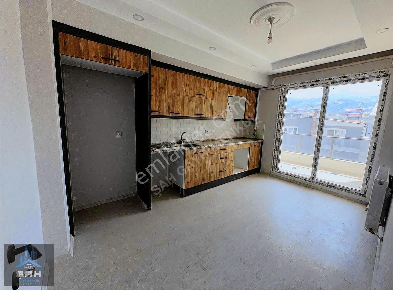Şah'tan 2+1 Doğalgazlı Asansörlü Kiralık Daire