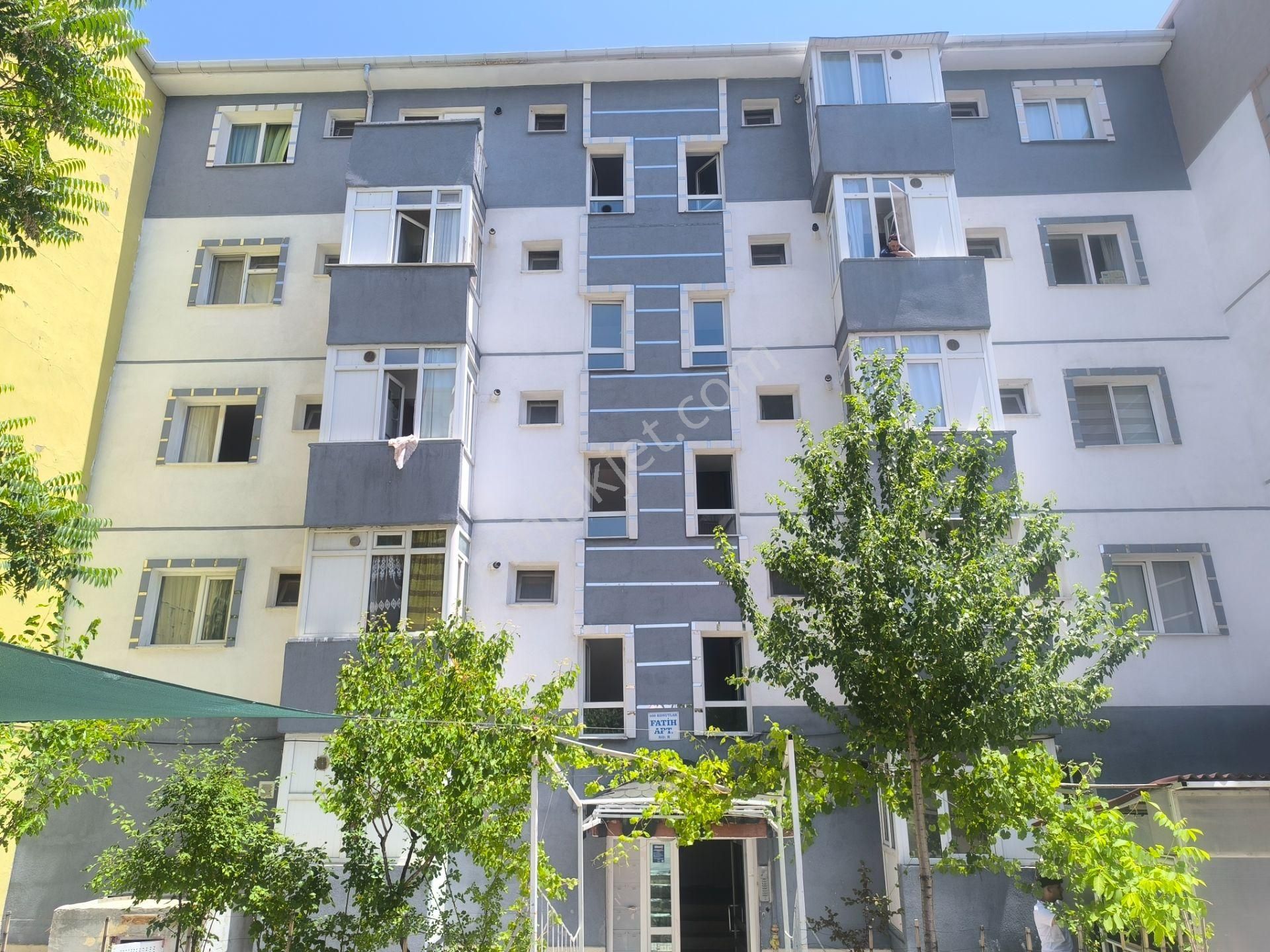 Sincan Fatih Mahallesinde Acil Boş Satılık 2+1 Daire