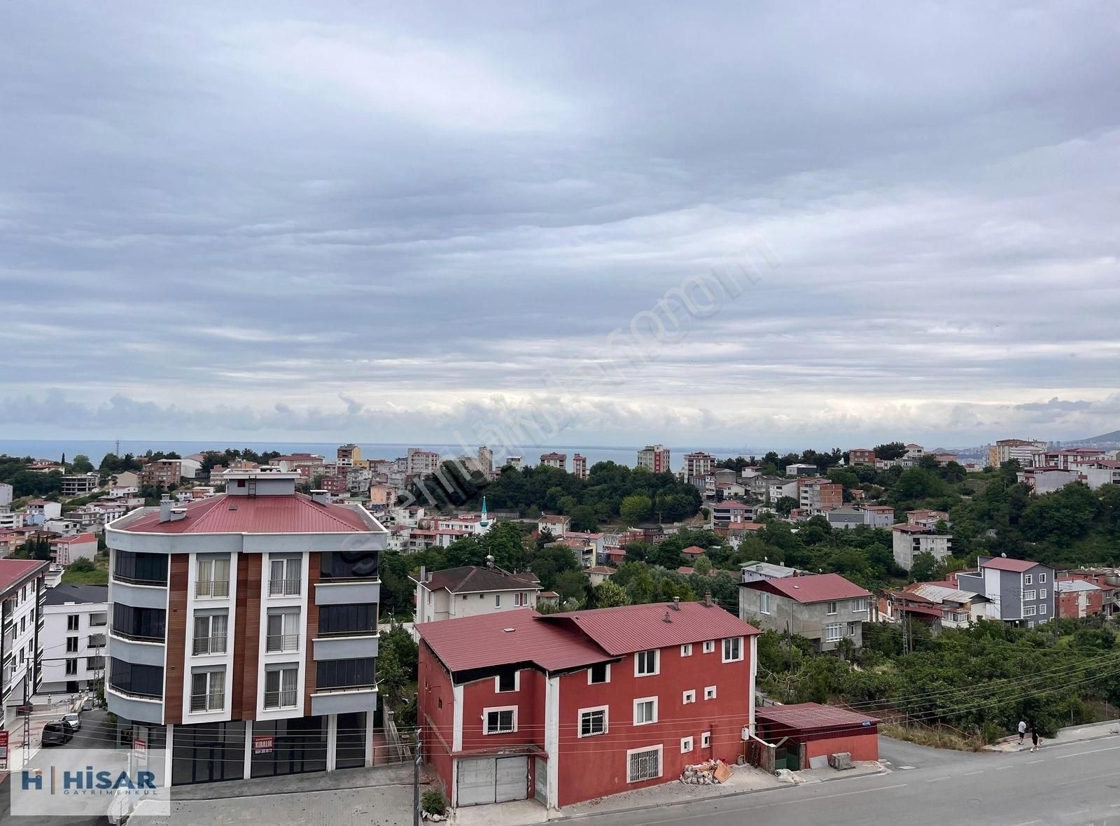 Hisardan Kalkancıda Caddeye Cephe Deniz Manzaralı Daire