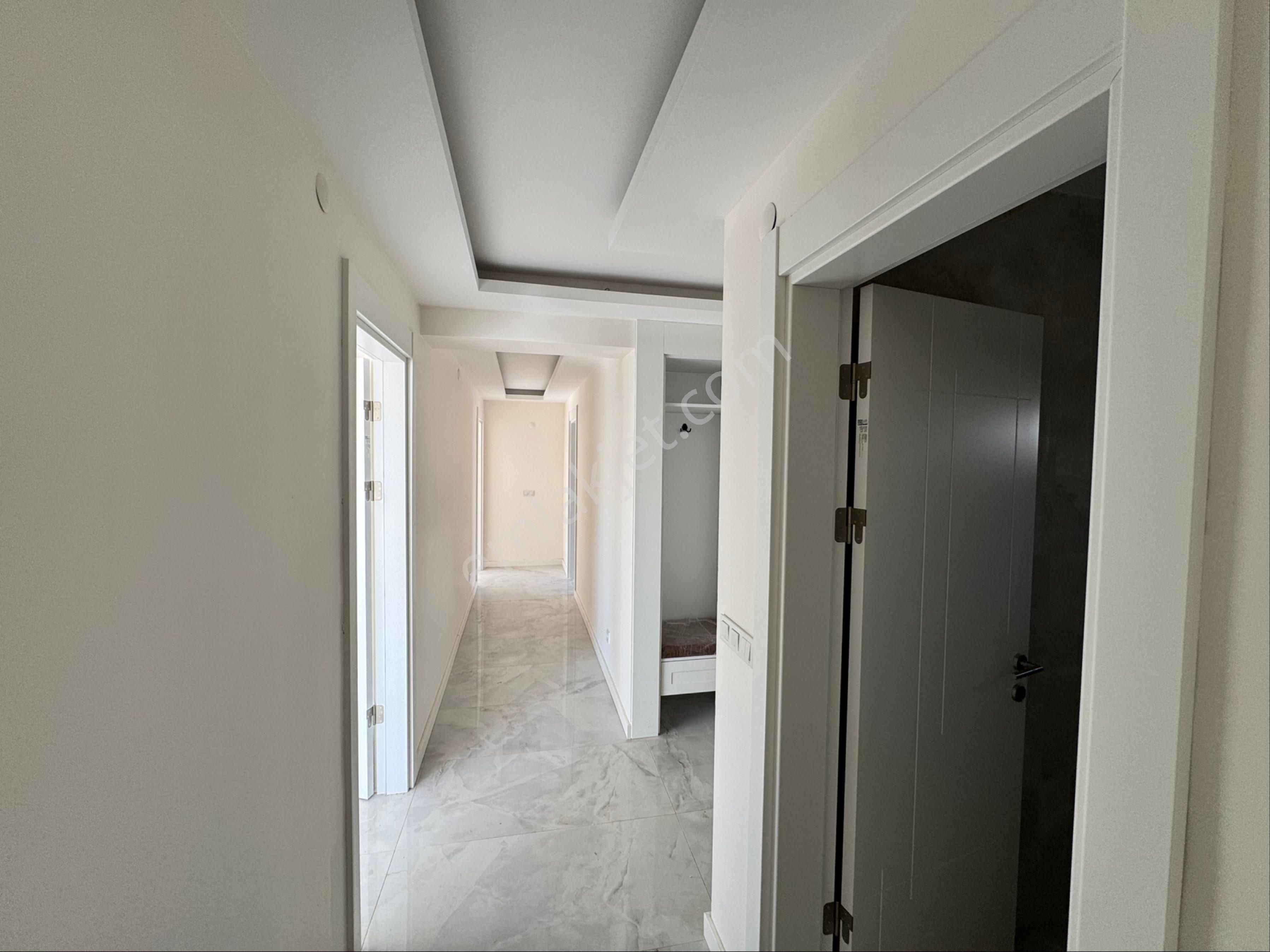 Foçaköy De Müstakil Havuzlu Geniş Bahçeli Tek Kat 3+1 Taş Villa - Görsel 31