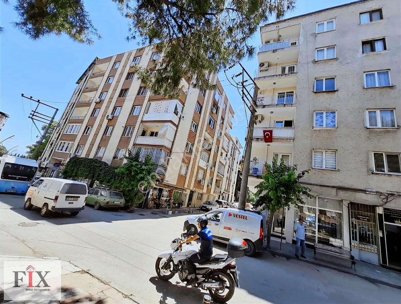 Fix'ten Alaybey Zabıta Yanında Cadde Üzeri 3+1 Satılık Daire