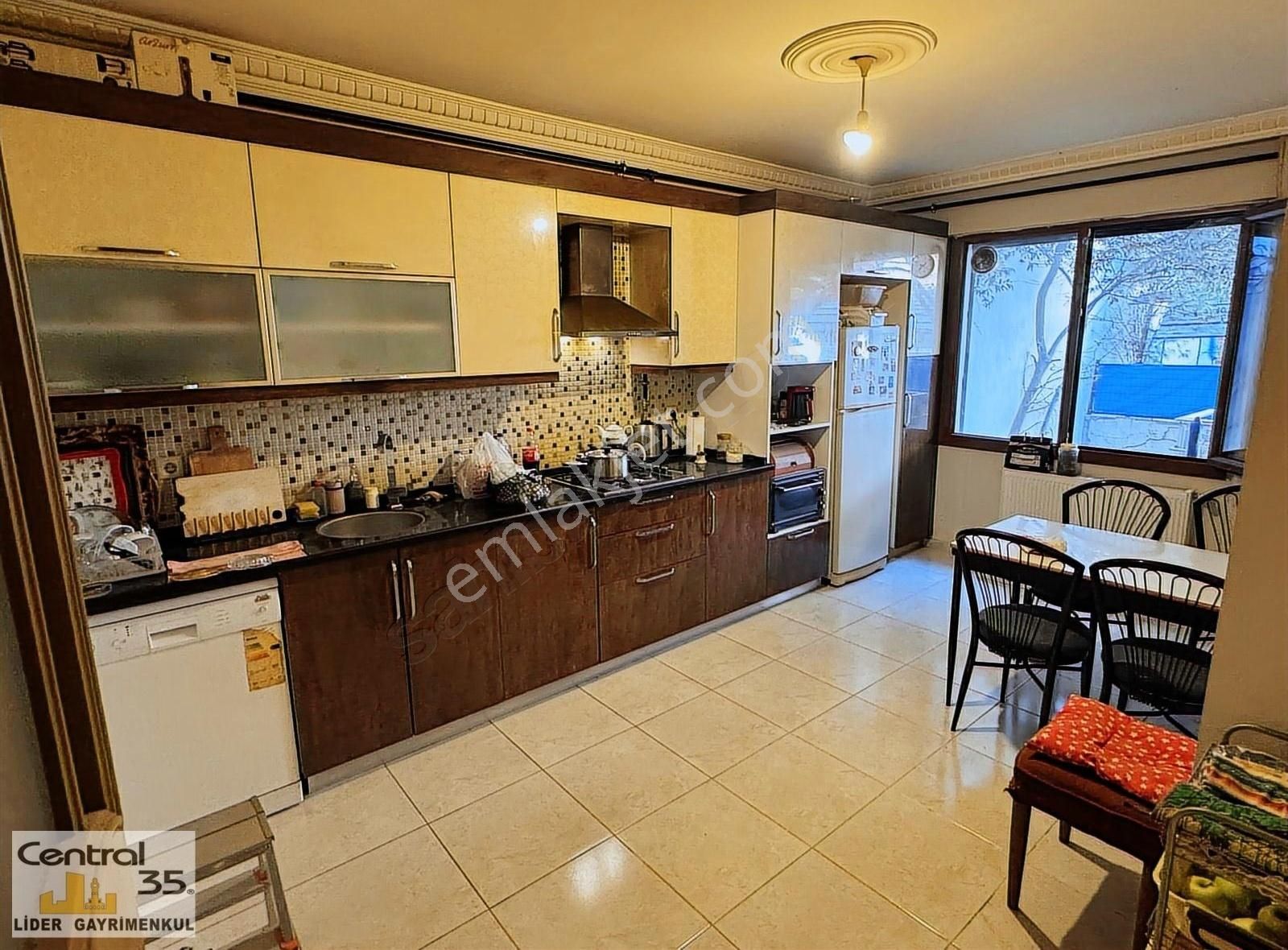 Central35 Akıncılar 2+1 91m2 Ebv.banyo Bahçeli D.gaz Kiracılı