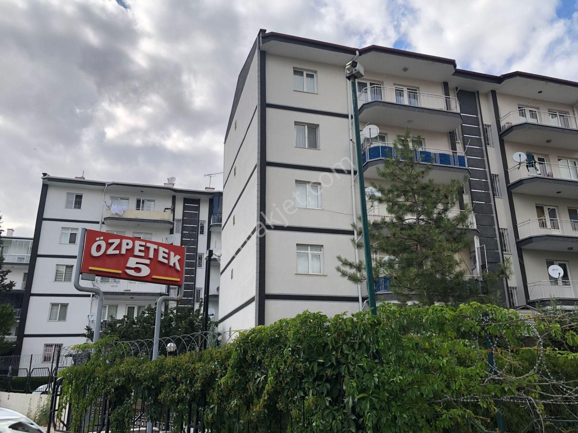 Rıza Acar'dan Ergazi Mahallesi Özpetek 5 Sitesinde 3+1 Yüksek Giriş