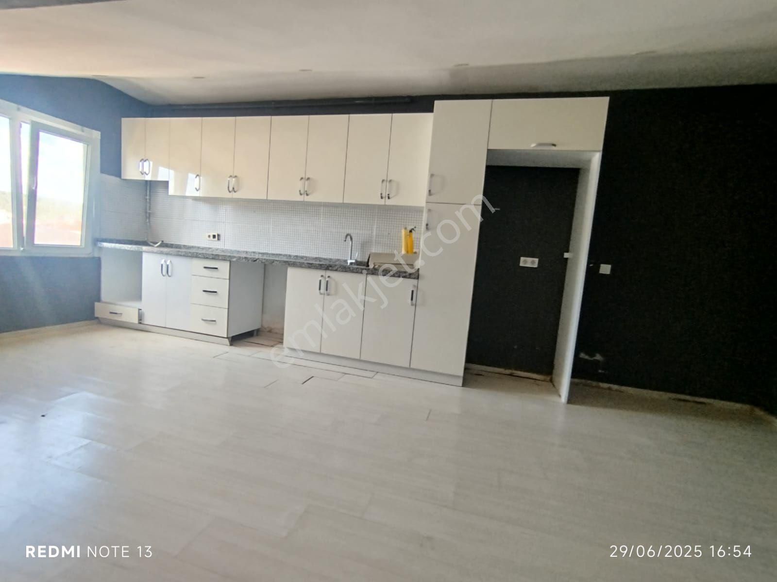 Sultanbeyli Mecidiye Mah.4+1 Çatı Kat