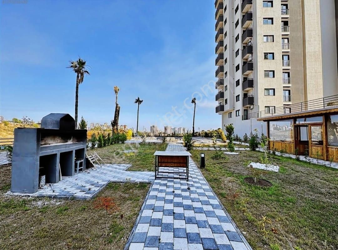Amaç^dan Kabasakal Ecza Kent Civarı Havuzlu Sosyal Donatılı Site İçinde 3+1 Daire