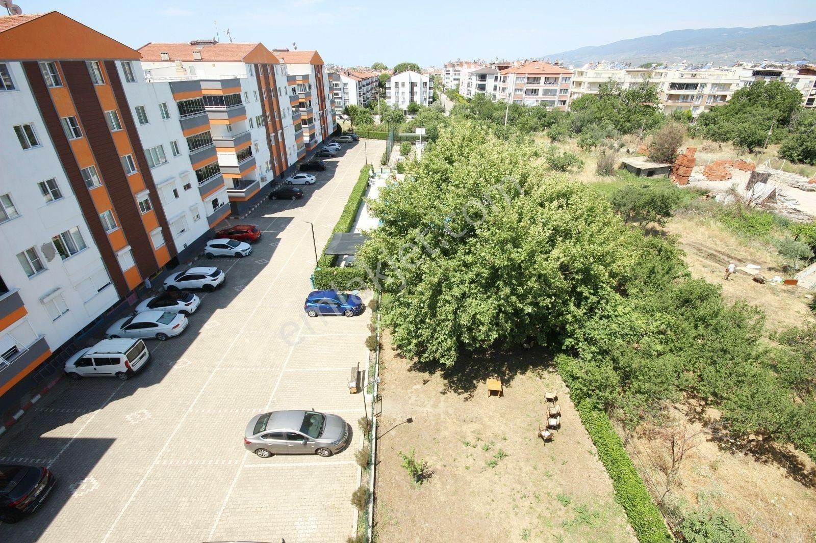 Zirve'den Akçay'da Satılık Kazdağları Manzaralı Havuzlu Site İçinde 4+1 Dubleks