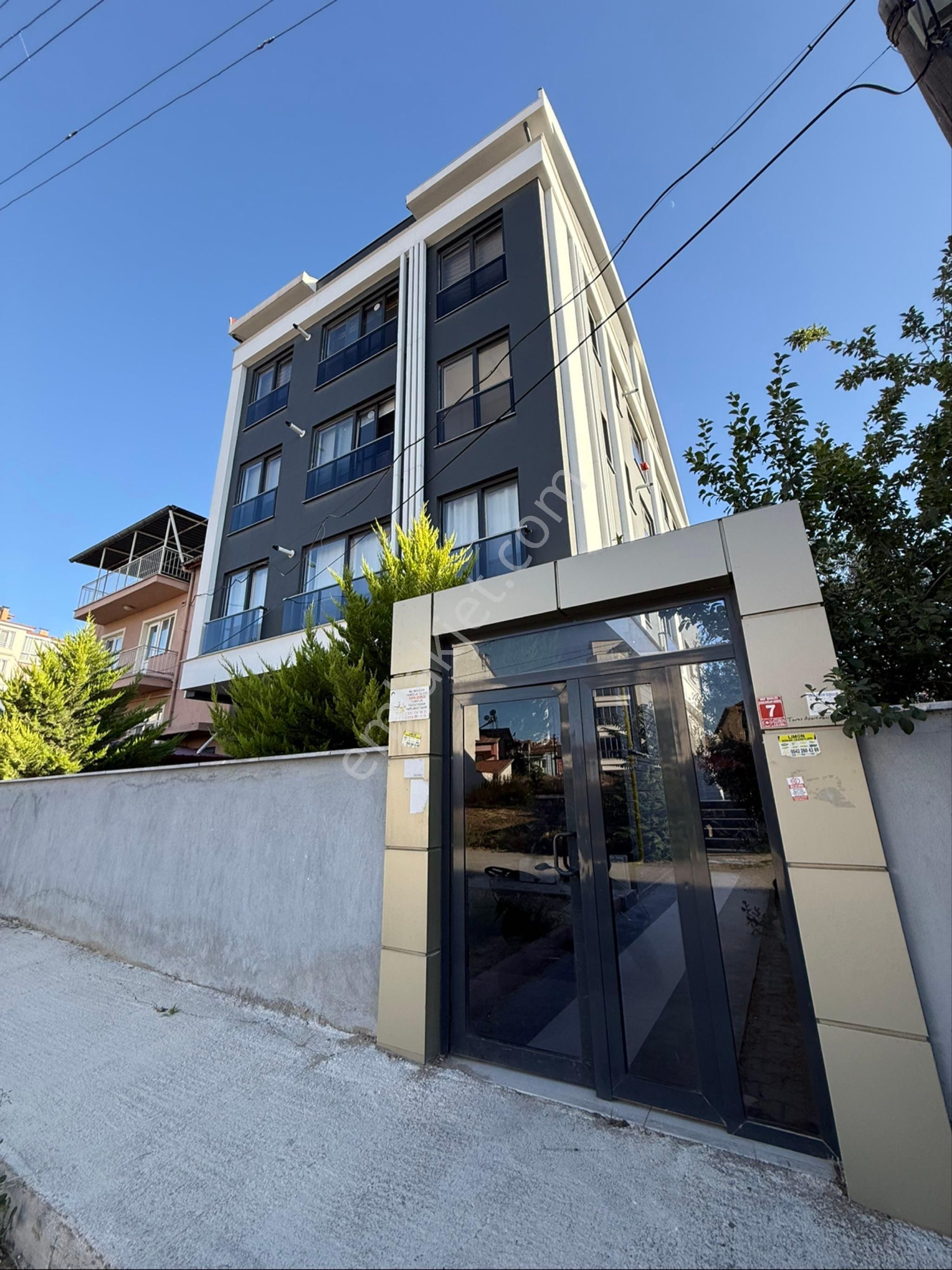 İnal Emlaktan Emekte Eşyalı Kiralık Her Şey Dahil 2+1 70 M2 Lüks Daire