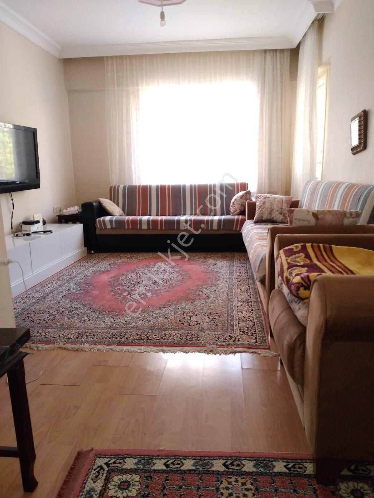 Çamlık Mahallesi 2+1 2005 Yapımı Balkonlu 1.kat Kiracılı