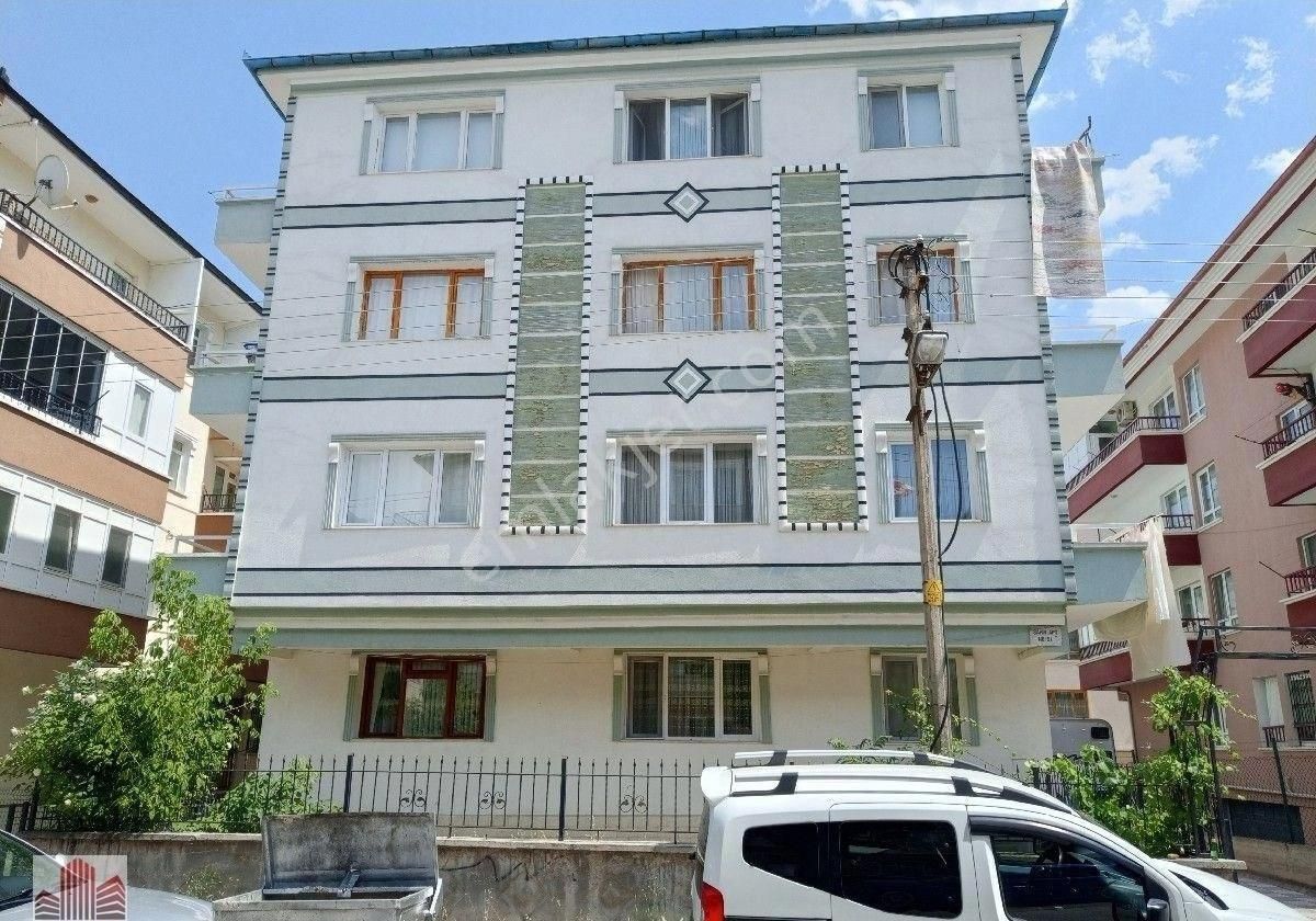 Mareşal Çakmak Serdar Sk Arakat Bağımsız A.otopark Kombili 2+1