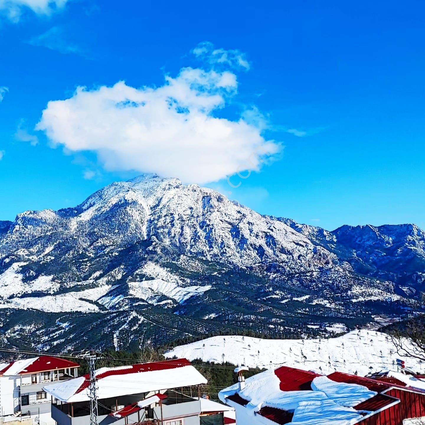 Pozantı Yeni Konacık Bozkırlı Mevkiinde 400 M2 Satılık Arsa