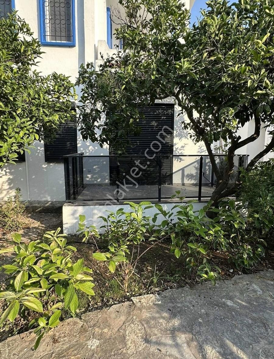 Denize 300 Adım Yenilenmiş Eşyalı Daire - Görsel 12