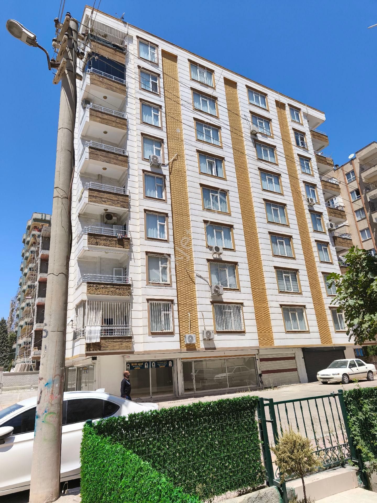 Mirza Emlak'tan Veysel Karani Mah. 3+1 Satılık Daire