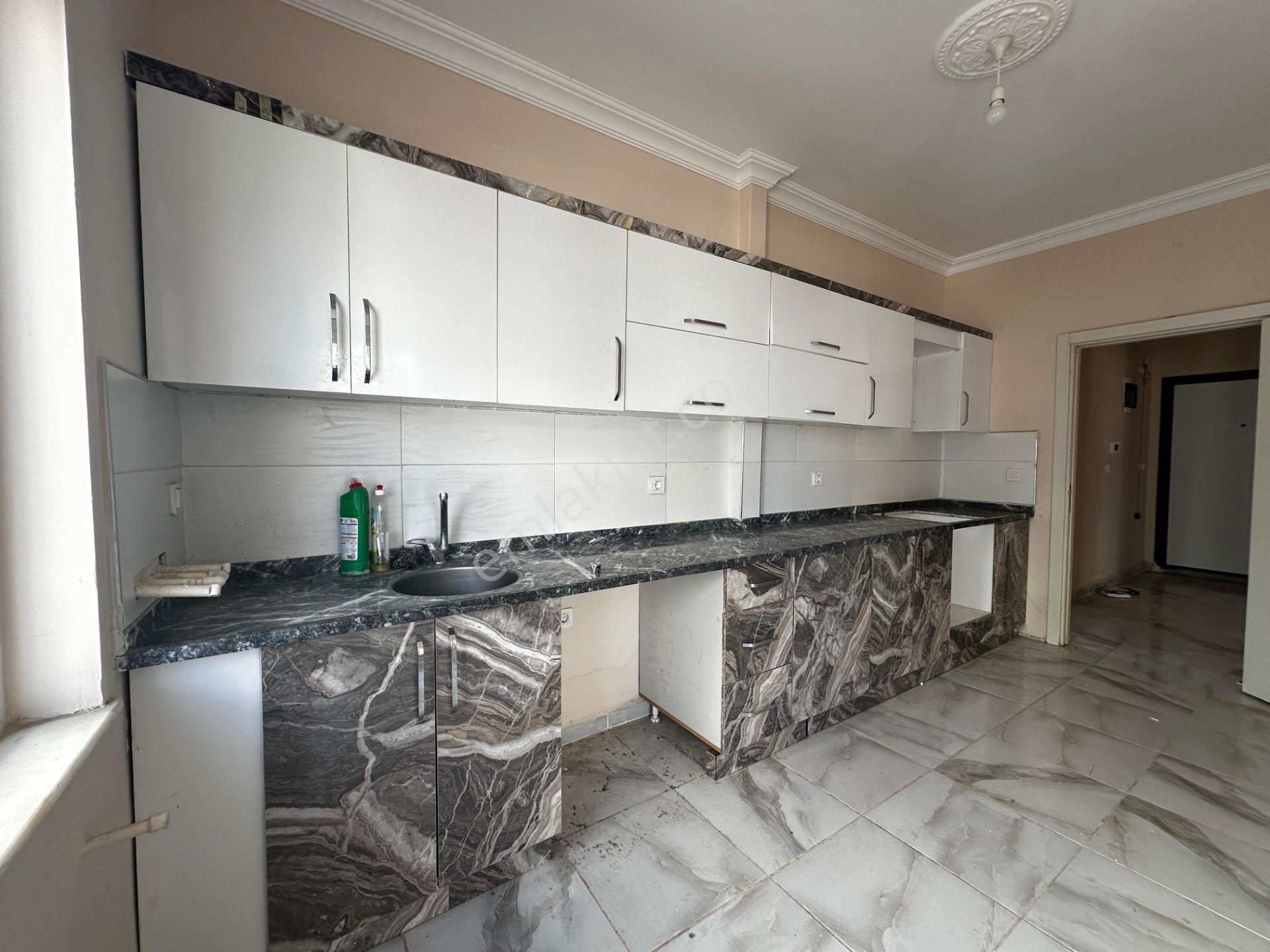 Şehir Hast. Yakını Havuzlu Site İçi Geniş 2+1 Daire