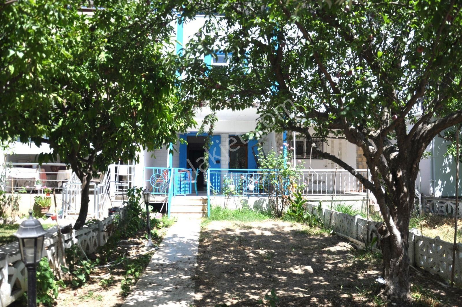 Kelepir !!! Kuşadası Sahil Sitelerinde,plaja Yakın 3+1 Yazlık