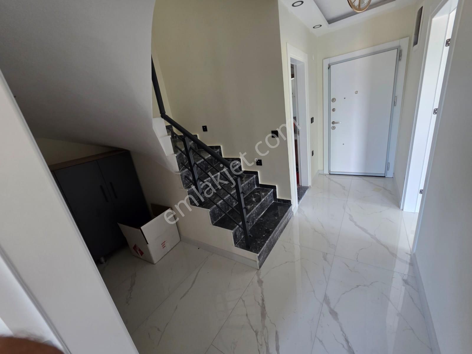 Irmaksudan Güre De Deniz Ve Dağ Manzaralı Satılık 4+1 Villa - Görsel 11