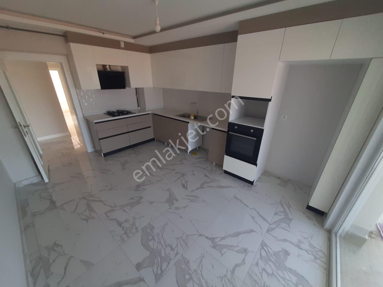 Yenikent Menderes Mah Sitede 4+1 Full Yapılı Kiralık