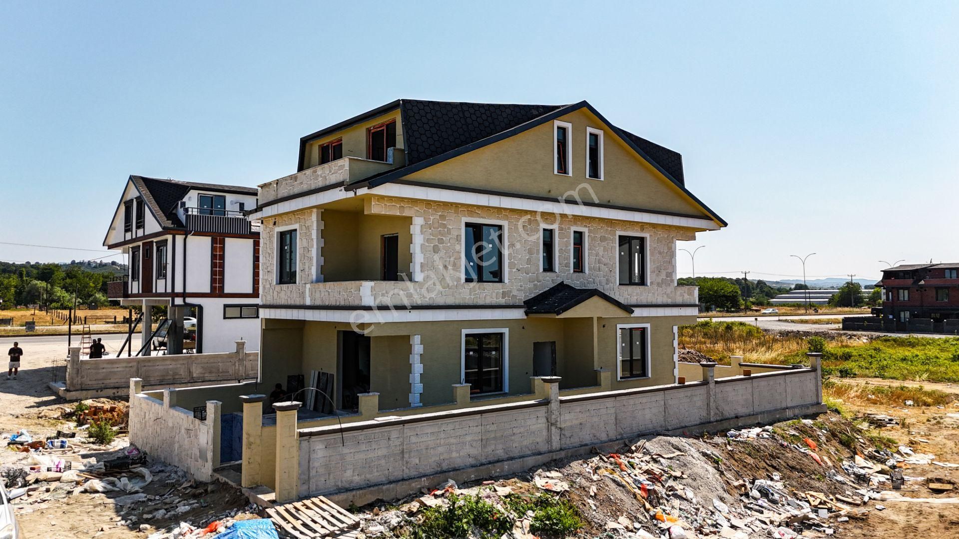 Kocaali’de Müstakil Havuzlu Geniş Ve Şık Villa