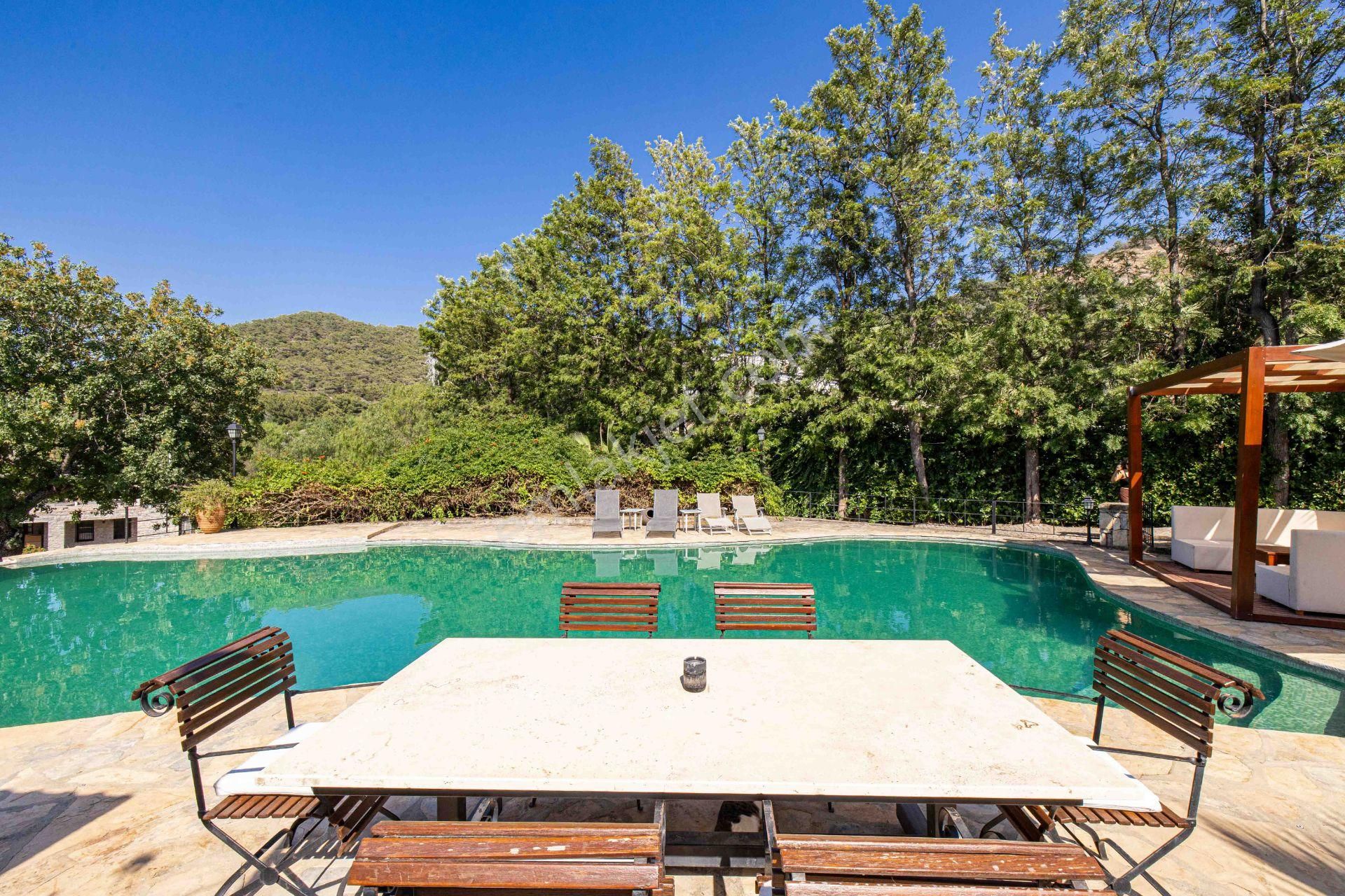Yalıkavak'ta 5 Dönüm Arsa İçinde Kiralık Villa