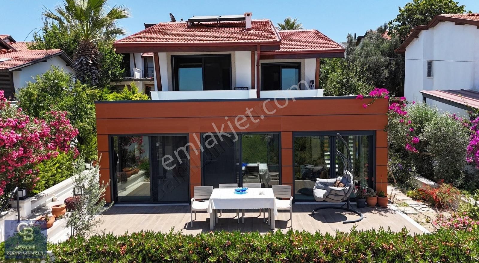 Dalyan Havacılar Sitesinde Denize 1 Dk. Mesafede Eşyalı Villa