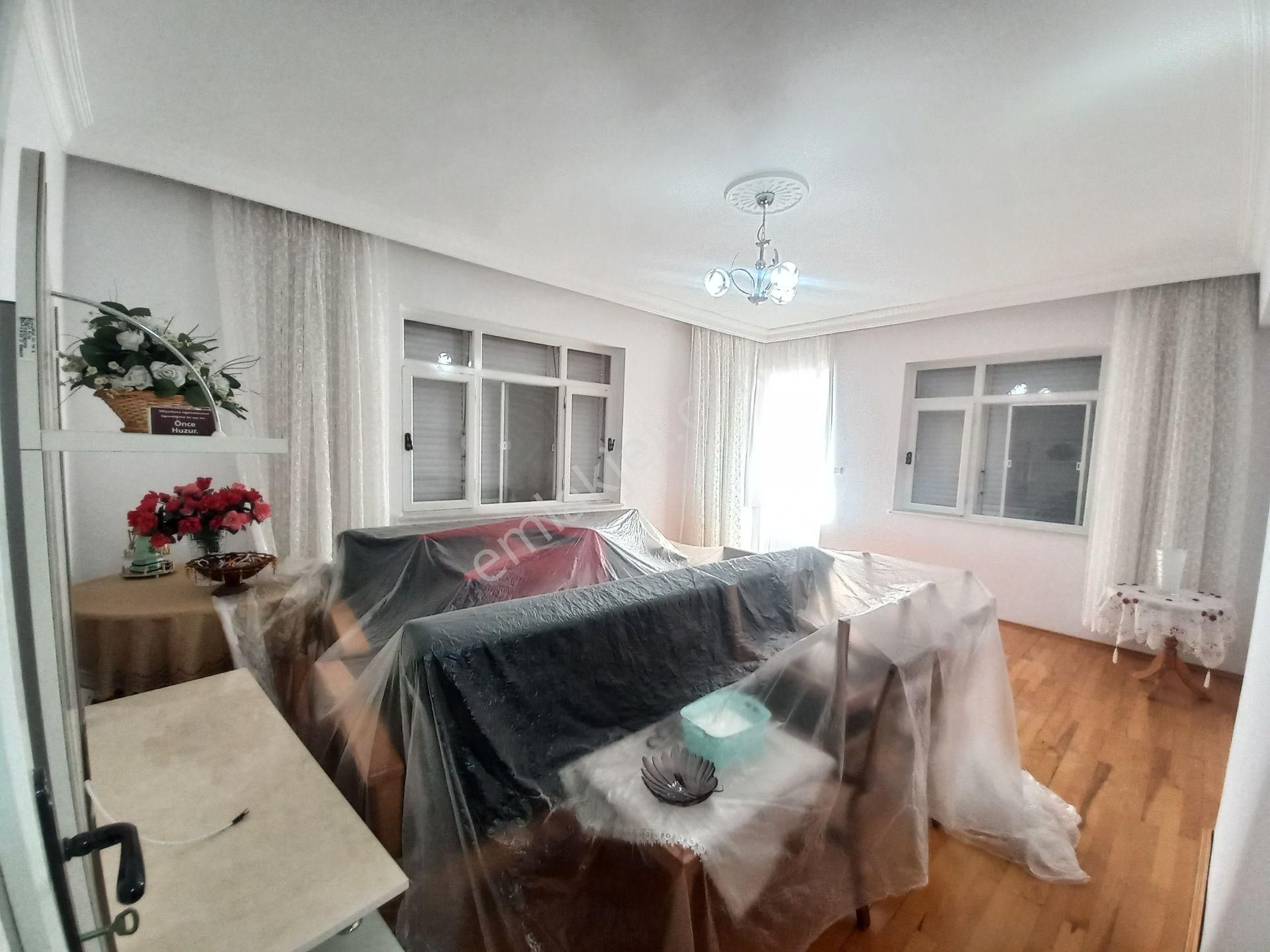 Korkuteli Uzunoluk'ta Katta Önüaçık 3+1 145m2 Acil Satılık Daire