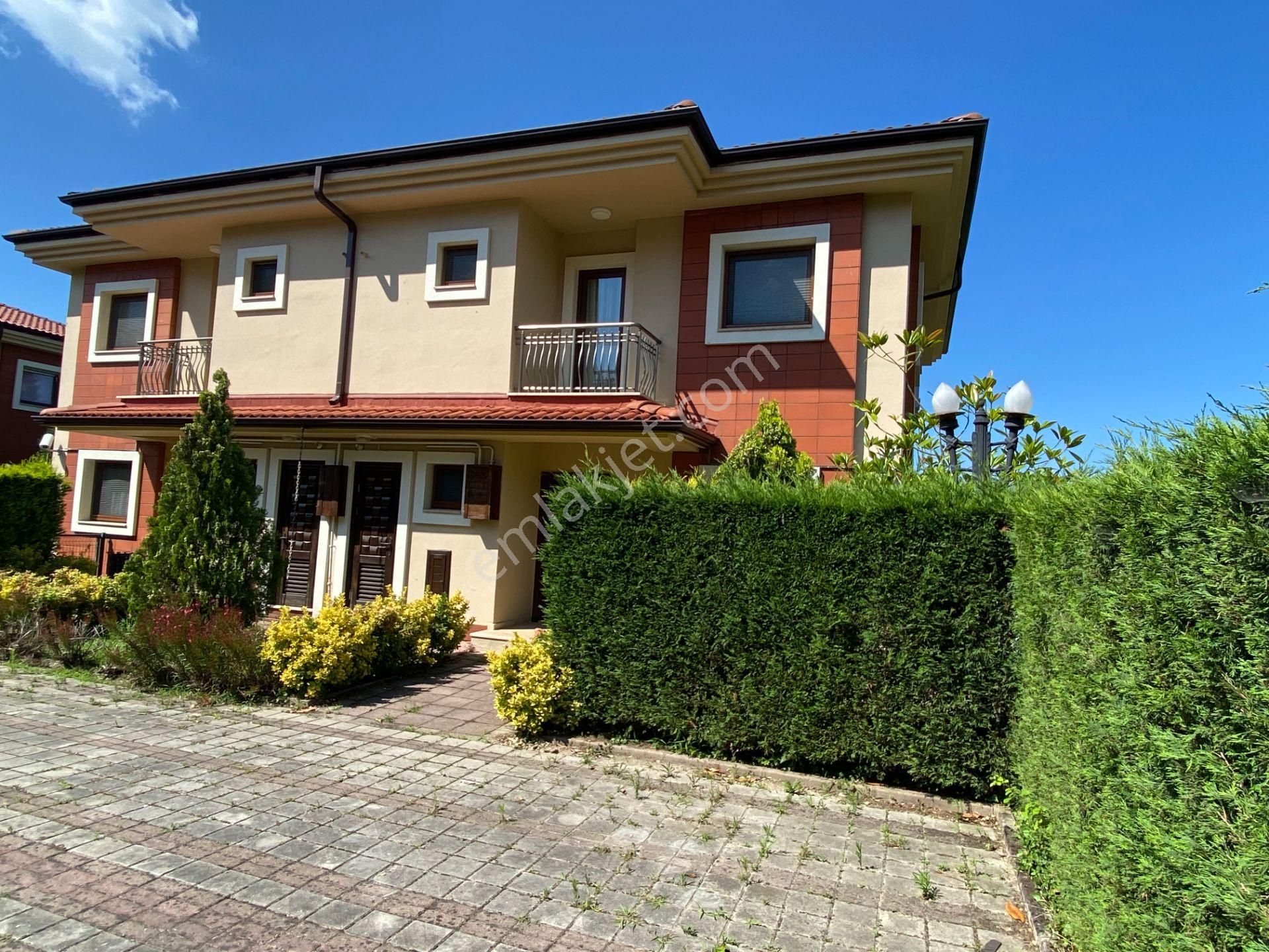 Kartepe Park Sitesinde Eşyalı Ve Mobilyalı Kiralık Müstakil Bahçeli Villa - Görsel 2