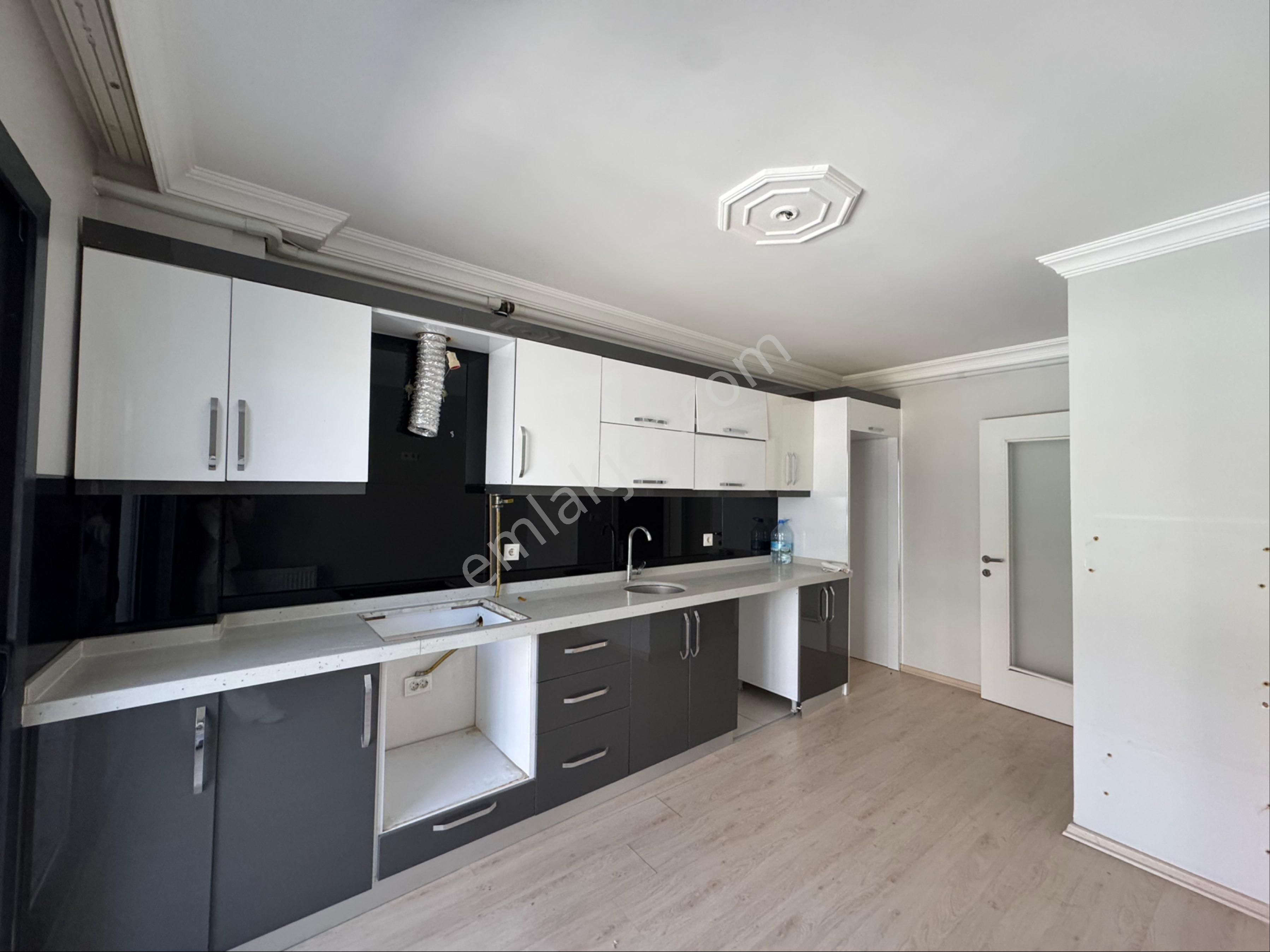 Bergama Gaziosmanpaşa 3+1 Arakat Satılık Daire