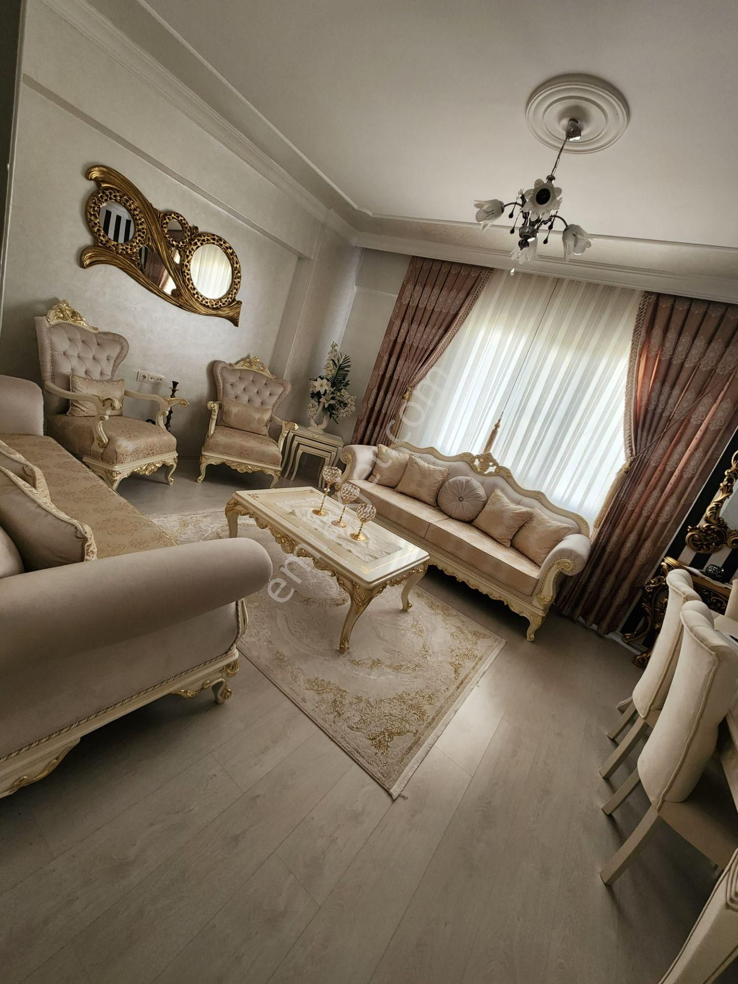 Ayyıldız Emlaktan 135 M2 3+1 Daire Çift Cepheli Cadde Üzeri
