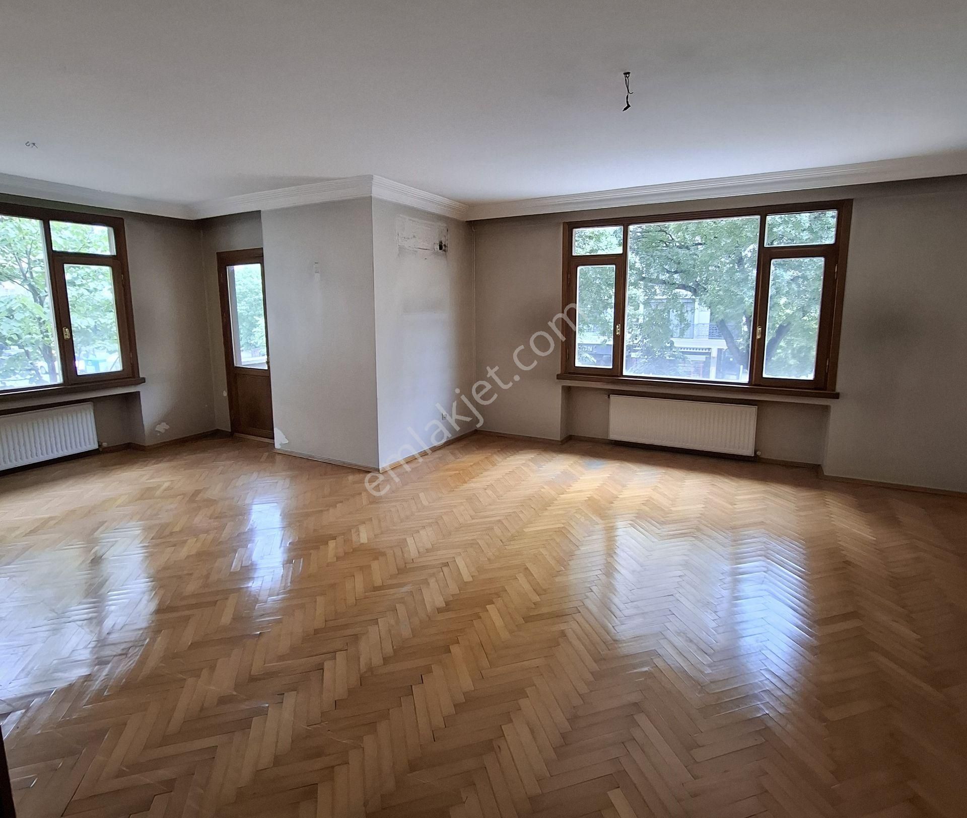 Bostancı Merkezde, Ulaşım İstasyonlarına Çok Yakın, 3+1 Geniş Ferah Daire