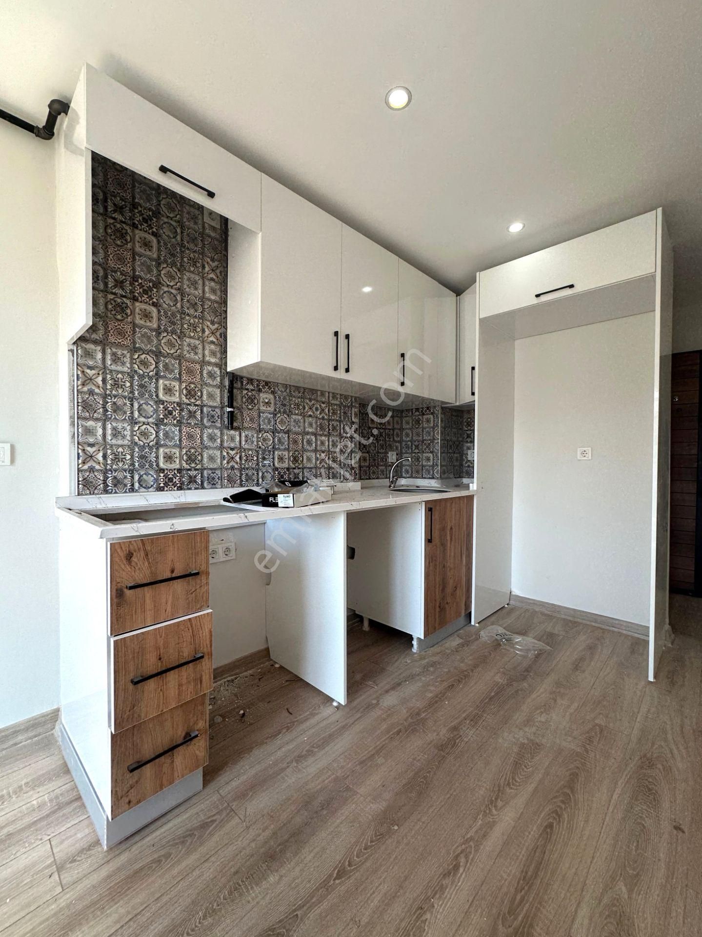 Silivri Yeni Mh. Üni. Bölgesinde 2+1sıfır Satılık Daire (acil)