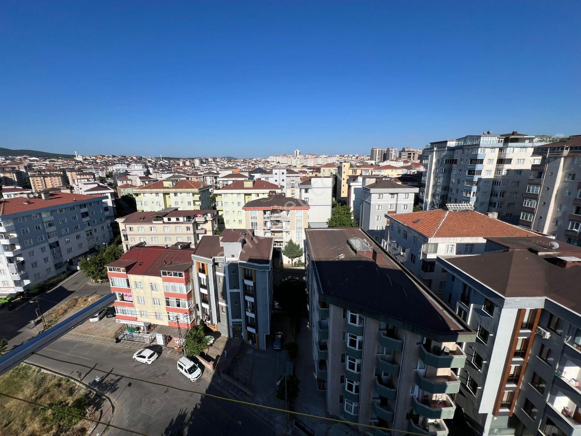 Ümraniye'de Açık Kapalı Otoparklı İskanli Satılık 3+1 Daire.