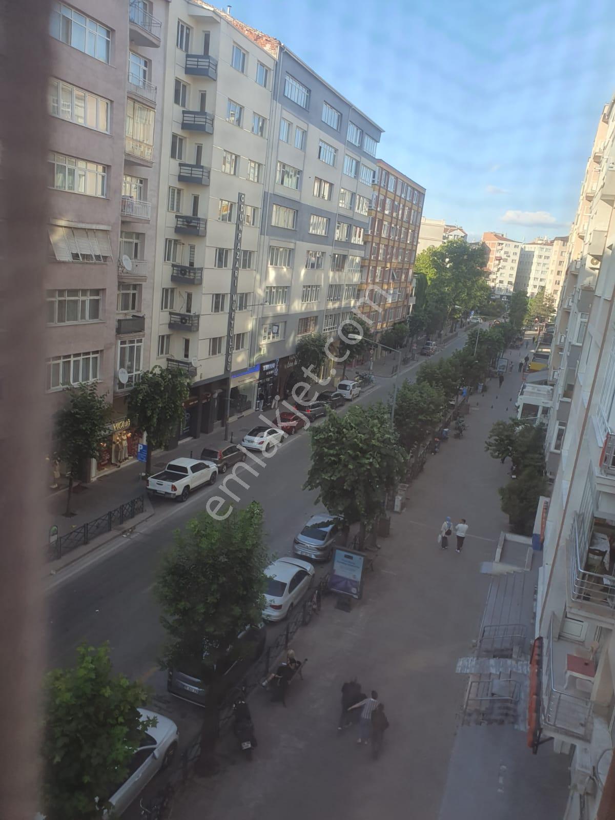 Sd819-kızılcıklı Cad Üzeri 3+1 Ara Kat Bakımlı Daire - Görsel 16