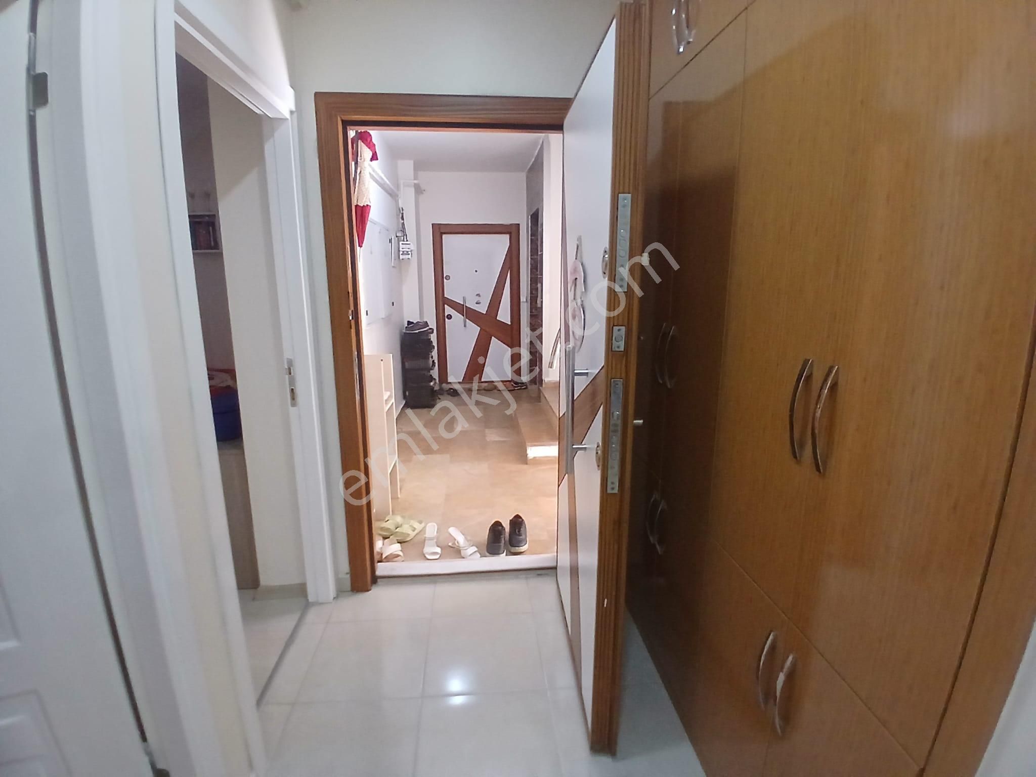 Kaçmaz Fiyata Metrobüse 5 Dk Merkezi Konumda 2+1 Bahçe Katı