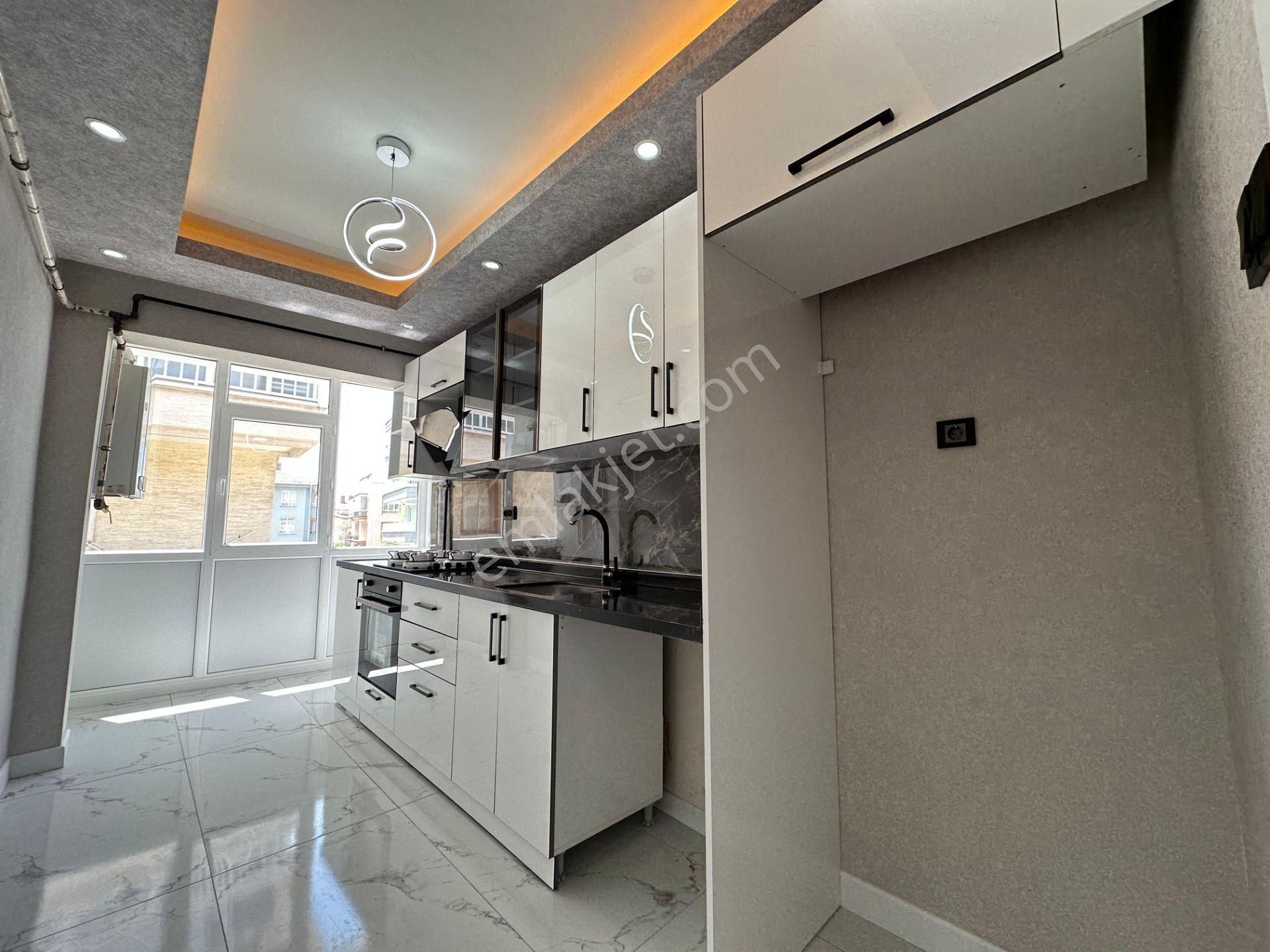 Aşağıeğlence'de 3+1 Katta Güney Cephe Ultra Lüx Yapılı!!!!!