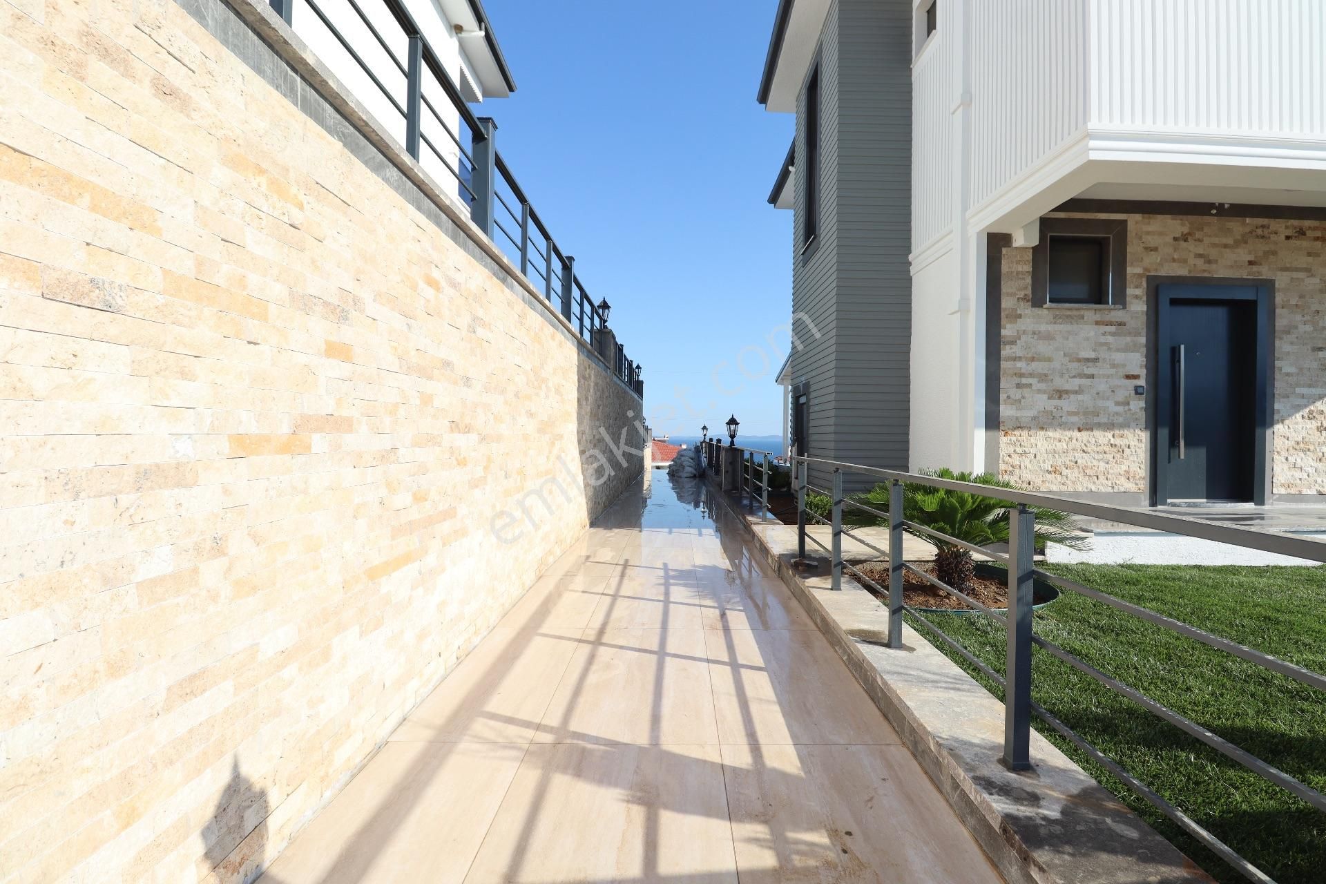 Mahmut İşler'den Satılık Ful Deniz Manzaralı Müstakil Villa - Görsel 13