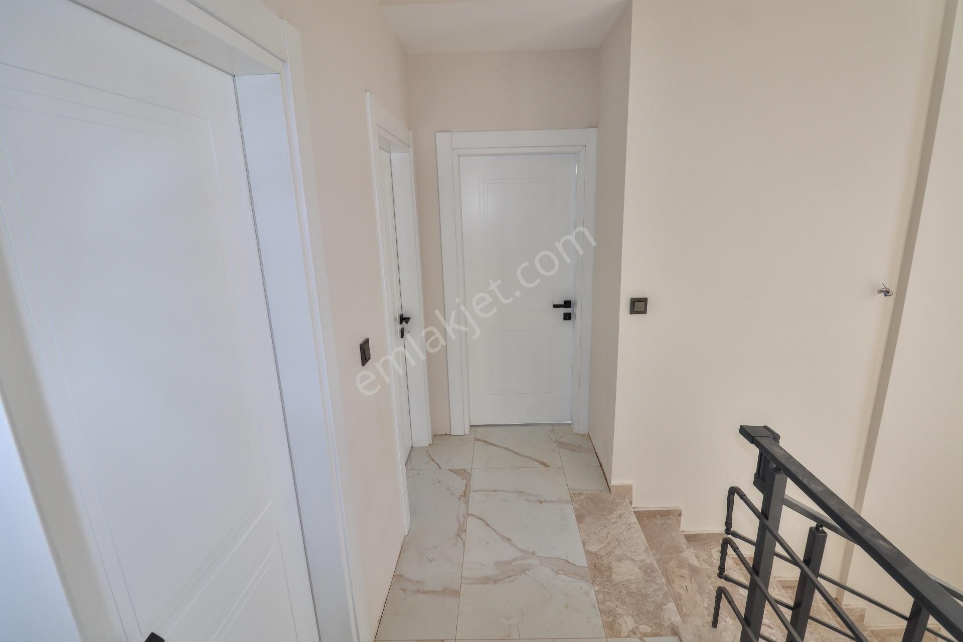 Mahmut İşler'den Satılık Ful Deniz Manzaralı Müstakil Villa - Görsel 32