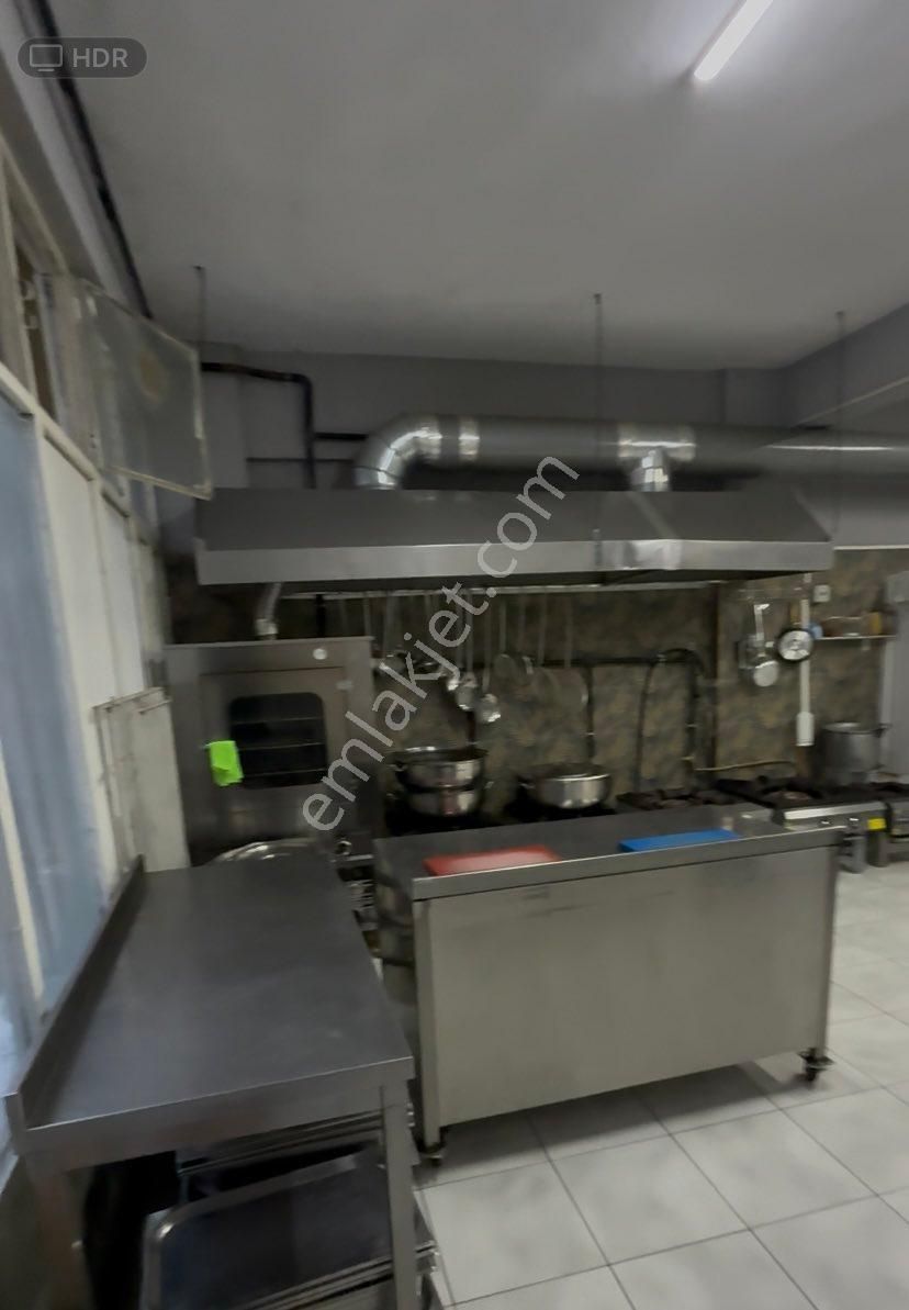 Bağlarbaşında Devren Satılık 120m2 Ruhsatlı Yemek Üretim Tesisi