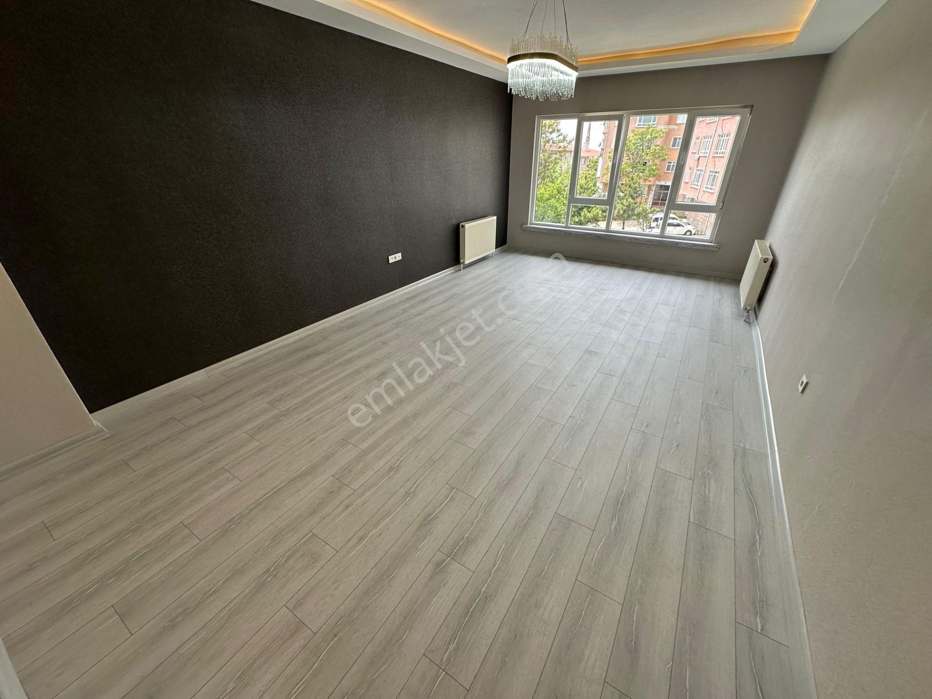 Şehir Hast. Yakını 3+1 Bağımsız Lüx Yapılı Cadde Yanı..!