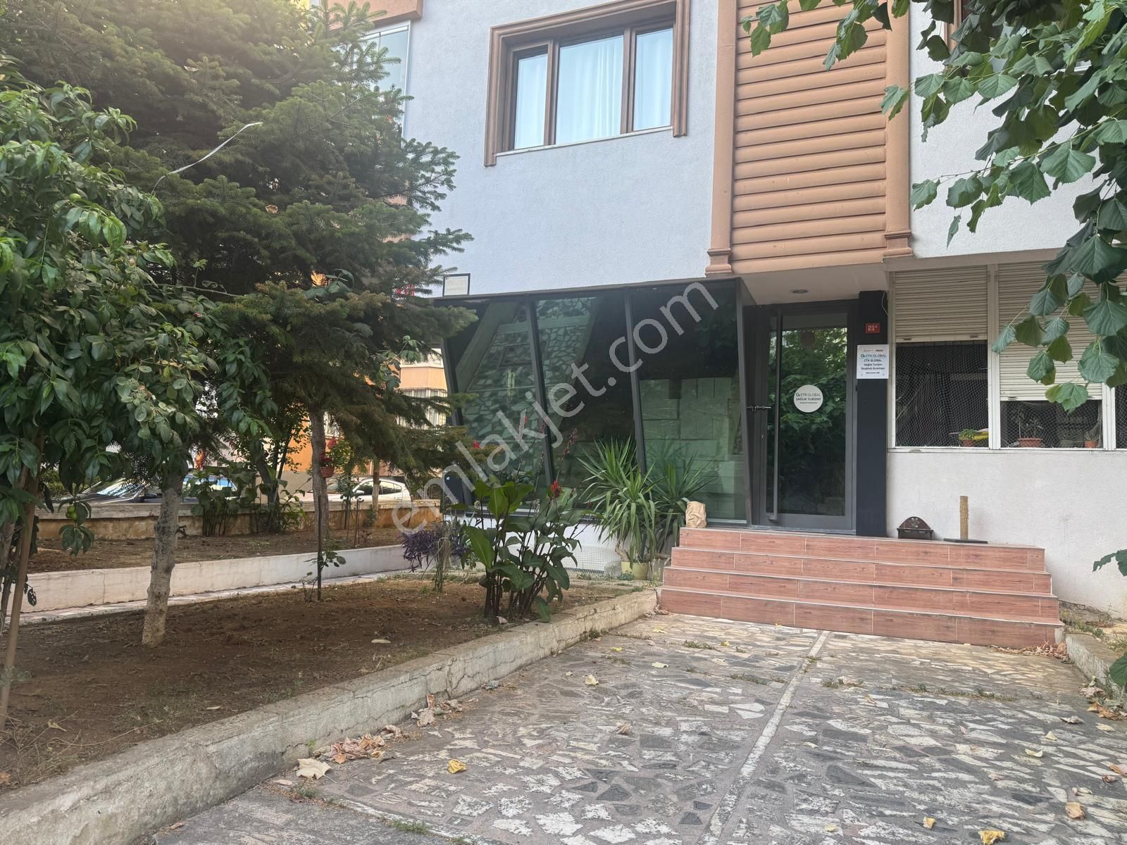 Kozyatağında Eşyalı Klimalı Kullanıma Hazır Kiralık Ofis